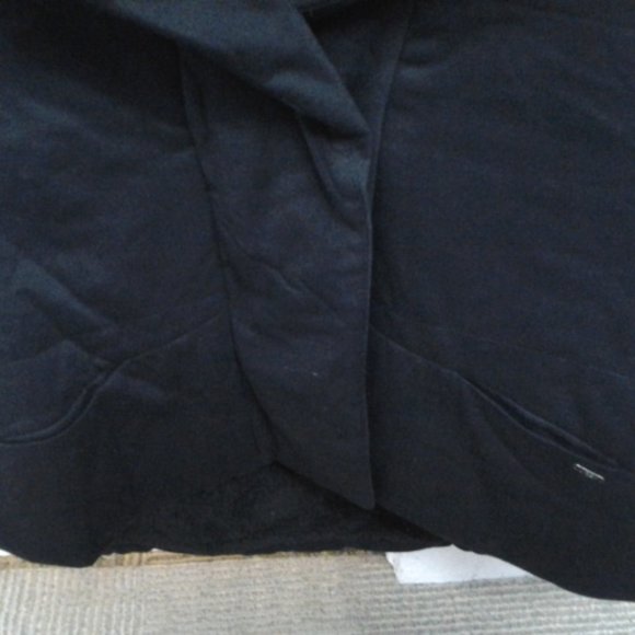 UGG Bexley Shearling Vest - Picture 6 of 10